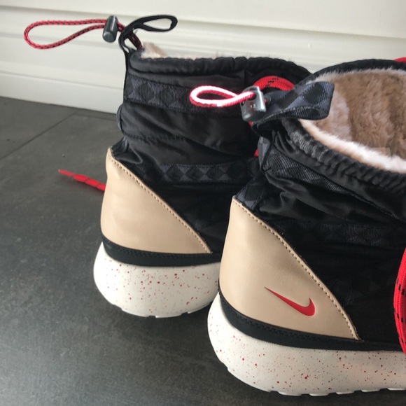 Comfy Nike Snow Boot - Picture 4 of 6